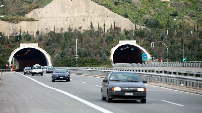 H προσωρινή διακοπή κυκλοφορίας αφορά την Τετάρτη 22-04-2015, από ώρα 23:30 έως και την Πέμπτη 23-04-2015 και ώρα 03:30.
