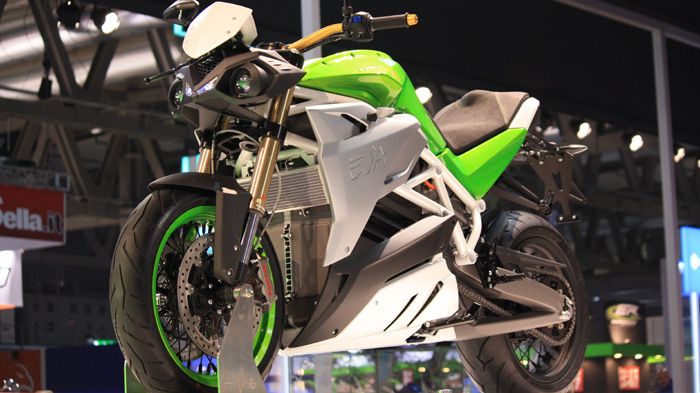 To Eva είναι το ηλεκτρικό streetfighter της Energica με απόδοση 134 ίππους και ροπή σχεδόν 20 Kgm.