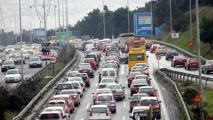 Δείξτε προσοχή, και υπομονή, αφού όπως κάθε χρόνο, η κυκλοφορία αναμένεται αυξημένη το Πάσχα.