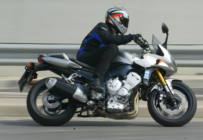 Yamaha FZ1 Fazer με 11.700 €