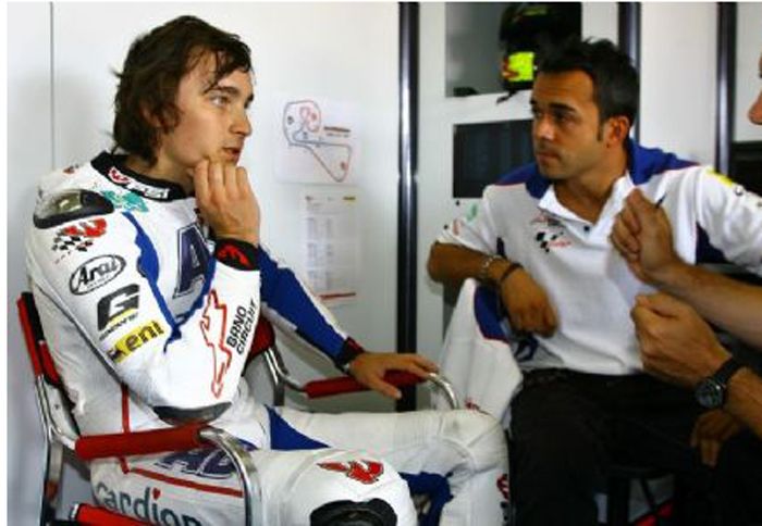 Ο Abraham θα πάρει τώρα μια δεύτερη γνώμη από τους δικούς του γιατρούς στην Τσεχία