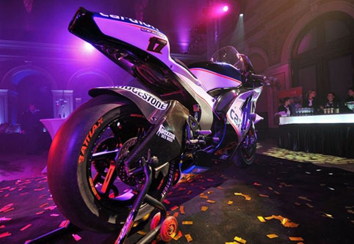 Η παρουσίαση των νέων χρωμάτων της Ducati από την Cardion AB Motoracing.