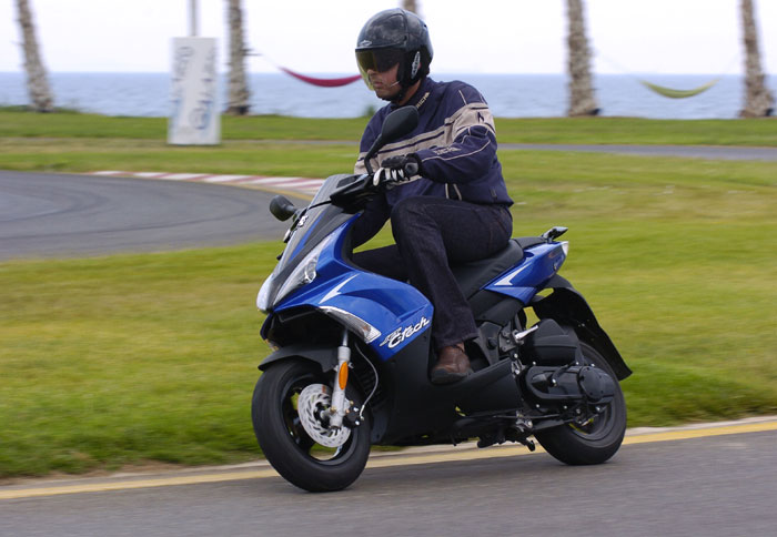 Νέο JET C-Tech 50 LC από την Peugeot