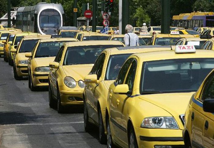 Oι αυτοκινητιστές θέλουν να εκφράσουν τη δυσαρέσκειά τους για το νομοσχέδιο του Γ. Ραγκούση.