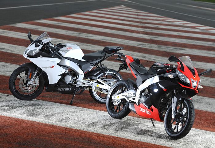 Η Aprilia παρουσιάζει δύο νέες supersport μοτοσικλέτες μικρού κυβισμού, ειδικά για τους νεαρούς μοτοσικλετιστές.