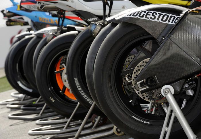 Η Bridgestone υπόσχεται ένα πιο γρήγορο ζέσταμα στα νέα μπροστινά ελαστικά της.