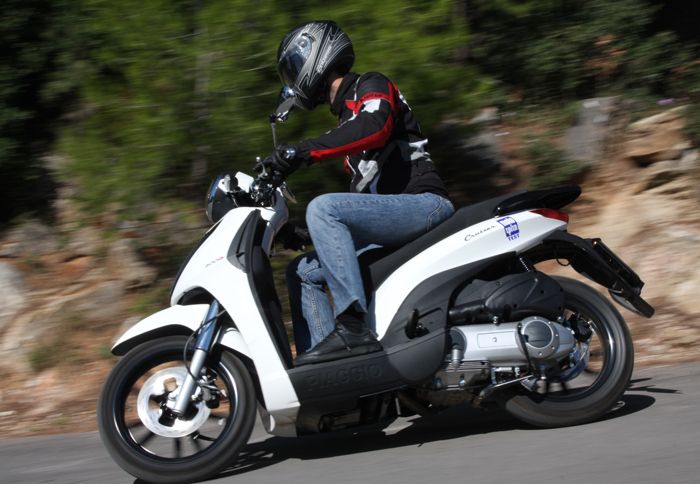 H Piaggio Hellas προσφέρει το Carnaby 300 σε μειωμένη κατά 590 ευρώ, μέχρι τις 31 Μαρτίου του 2012. 