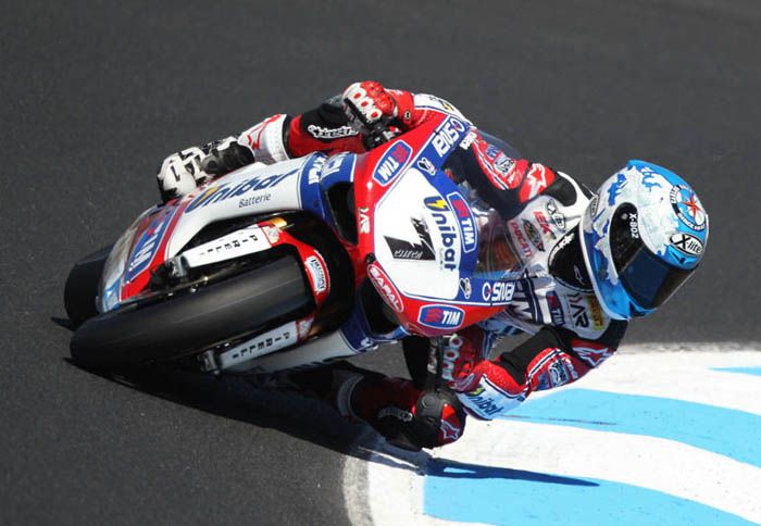 Με σταθερό και καλό ρυθμό αυτή τη φορά, ο Checa τερμάτισε στην πρώτη θέση.