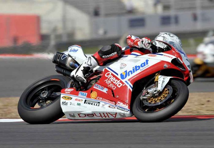 Ο Carlos Checa βρέθηκε τη δεύτερη ημέρα δοκιμών στην πρώτη θέση.