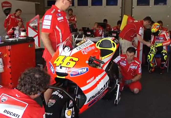 Ο Filippo Preziosi τόνισε ότι το νέο πλαίσιο έχει εντελώς διαφορετική τεχνολογία, ενώ δουλεύουν σκληρά για να πετύχουν τη σωστή κατανομή βάρους.