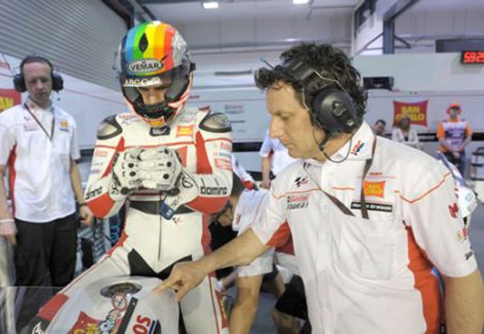 Ο Ιταλός manager ήταν σε τραγική κατάσταση για το χαμό του αναβάτη του και ανακοίνωσε ότι δε θα παρευρίσκεται στο τελευταίο Grand Prix της σεζόν.