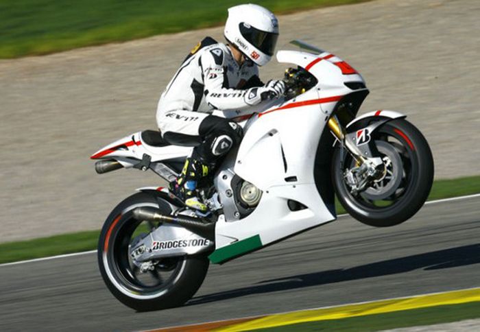 Η ομάδα Gresini θα βρίσκεται για το 2012 σε όλες τις κατηγορίες, ενώ δε θα στηρίζει εργοστασιακά τον Bautista.