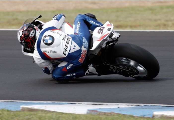 Πρώτη μέρα στο Portimao και ανεπίσημα ταχύτερος ήταν ο Leon Haslam με τη BMW S1000RR.