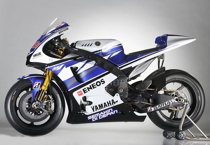 Τα νέα χρώματα της Μ1 2012 παρουσίασε η Yamaha στην Jerez.