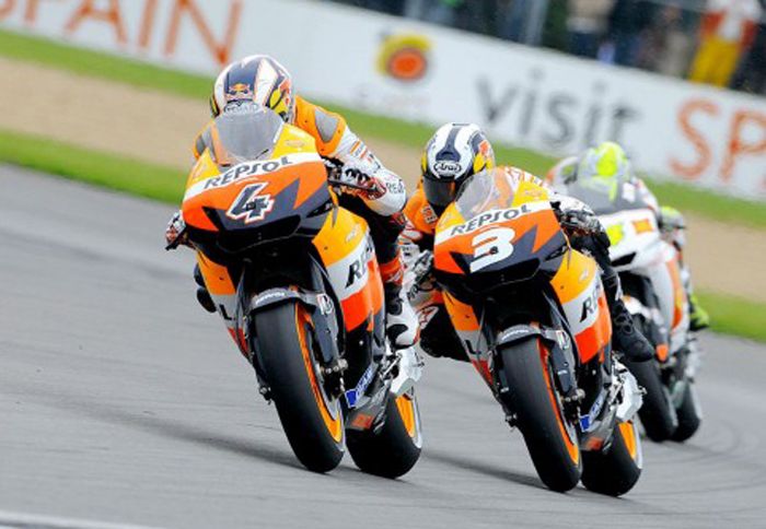 O Pedrosa είπε στη Βαλένθια ότι δεν είναι σίγουρος αν θα πραγματοποιήσει την επέμβαση που χρειάζεται για να αφαιρέσει τη μεταλλική πλάκα που έχει στην