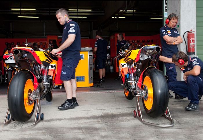 Η HRC οργάνωσε ένα σεμινάριο για την ενημέρωση των μηχανικών της LCR και Gresini για τη νέα RC213V.