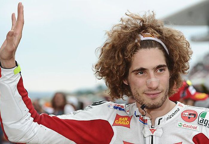 Πολλοί φίλοι του και αρκετοί οπαδοί του Super Sic βρέθηκαν στην κηδεία του να του πουν το τελευταίο αντίο.