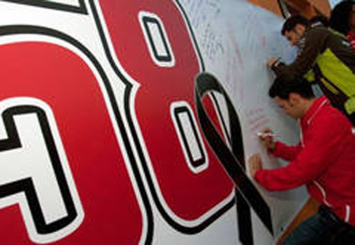 O τοίχος των 16 μέτρων με τον αριθμό 58 είναι προς τιμήν του Marco Simoncelli και δέχεται αφιερώσεις από όλο τον κόσμο.