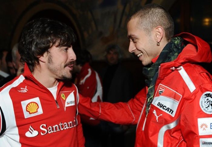 Στην φετινή ετήσια εκδήλωση Wrooom βρέθηκαν οι δύο αναβάτες της Ducati, Rossi και Hayden, καθώς και ο πιλότος της F1, F. Alonso.