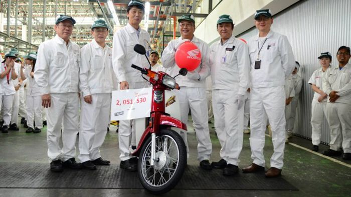 Η Honda ανακοίνωσε πως σταματά την παραγωγή του Honda Dream 100, ένα εξαιρετικά δημοφιλές παπί στη Μαλαισία, από το 1987.
