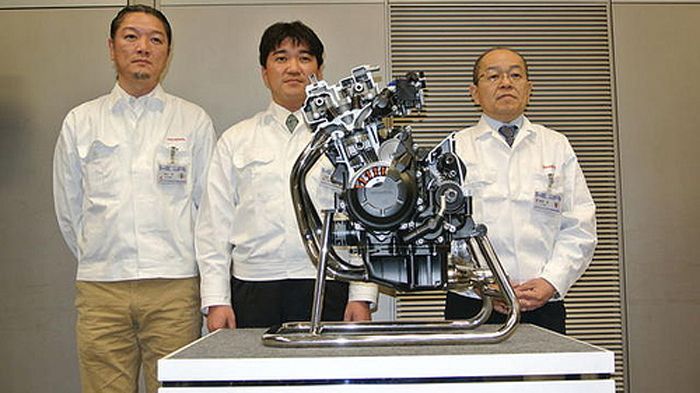 Η Honda παρουσίασε στον ιαπωνικό Τύπο έναν νέο κινητήρα 400 κ.εκ..