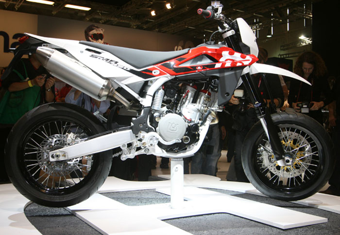 Husky SM 450R: Πολιτισμένος χούλιγκαν!