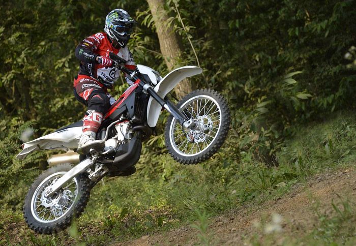 H Husqvarna παρουσίασε τη νέα off-road γκάμα της, συνοδεία ενός εντυπωσιακού βίντεο.