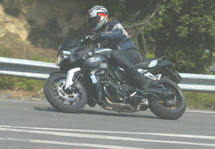 Δοκιμάσαμε την νέα BMW K1200 R