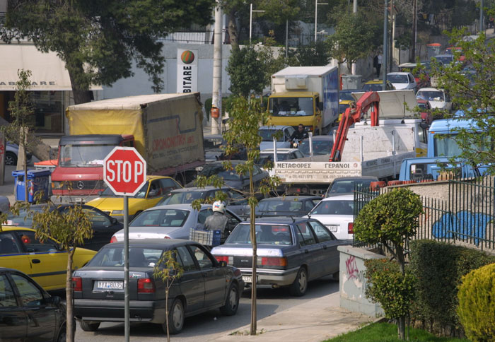 Ευαίσθητοι αλλά αδρανείς οι Έλληνες
