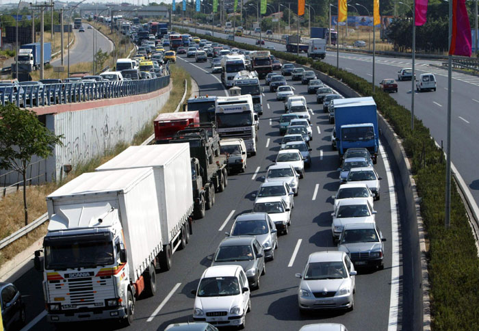H σωστή οδική συμπεριφορά των οδηγών και η τήρηση των κανόνων οδικής κυκλοφορίας είναι βασικές προϋποθέσεις τόσο για την ασφαλή μετακίνηση.