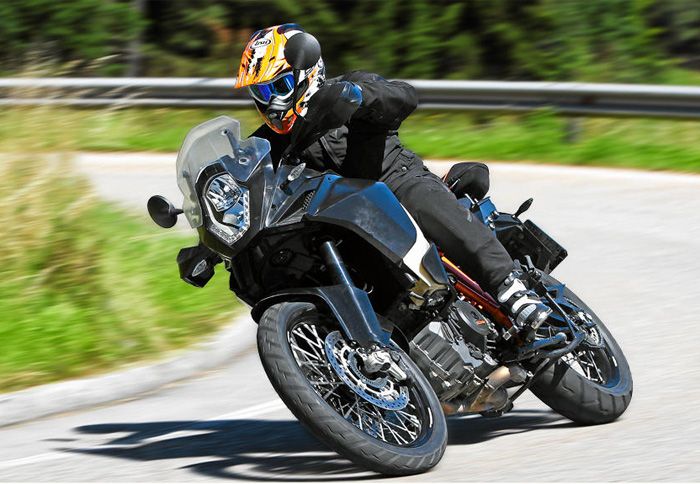 Ένα Adventure R προπαραγωγής είχε την ευκαιρία να οδηγήσει ο Pfeiffer, η μορφή του οποίου δεν αποκλείεται να αλλάξει μέχρι και την επίσημη παρουσίαση