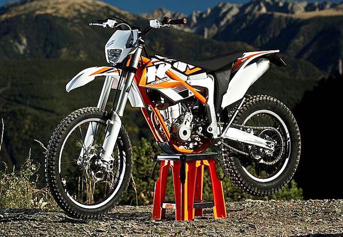 Το βάρος του δεν ξεπερνά τα 99 κιλά, ενώ η ισχύς του αγγίζει τους 24 ίππους.