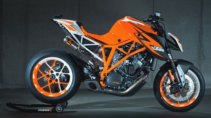 Τον Οκτώβριο θα παρουσιαστεί επίσημα η έκδοση παραγωγής του Super Duke 1290, σύμφωνα με την MCN.