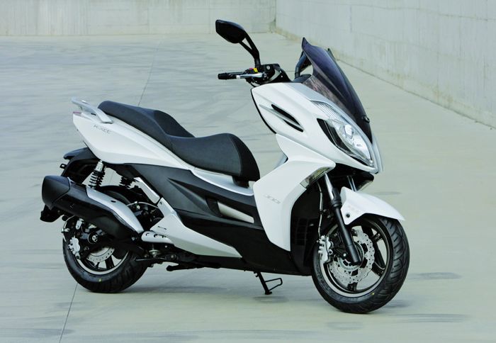 Λίγο πιο ελαφρύ, αρκετά πιο κοντό και με φρέσκια αισθητική το νέο K-XCT φαίνεται να συμπληρώνει ιδανικά την γκάμα της Kymco.