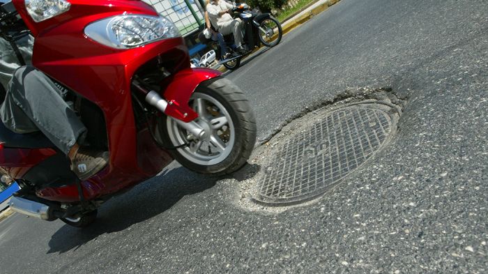 Αν εντοπίσεις μια κακοτεχνία την τελευταία στιγμή, είναι ασφαλέστερο να περάσεις από πάνω της, παρά να αλλάξεις απότομα κατεύθυνση, δίχως να δεις πίσω