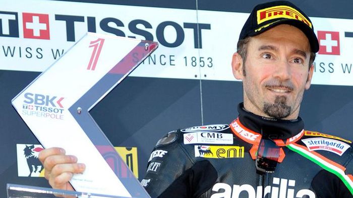 Δεν το σκέφτεται ο Max Biaggi για επιστροφή, προτιμώντας το ρόλο του δοκιμαστή για την Aprilia. Τουλάχιστον, προς το παρόν.