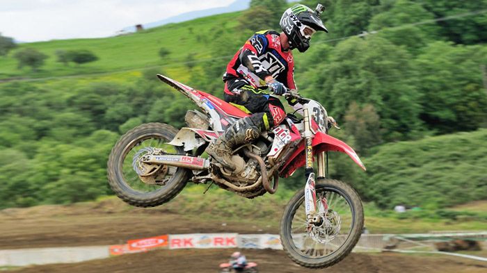 Ο Κουζής έχασε το αήττητο στη Μεγαλόπολη λόγω πτώσης αλλά πήρε μια νίκη και έχει σημαντικό προβάδισμα στη βαθμολογία.