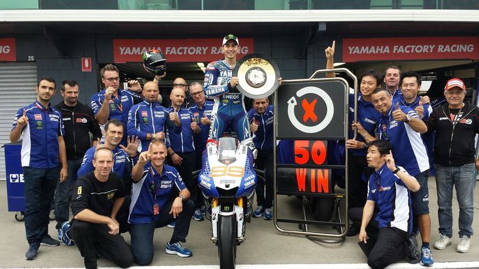 Συγχαρητήρια για την 50η νίκη της καριέρας του στον Lorenzo, που δείχνει προσηλωμένος στην υπεράσπιση του τίτλου του.