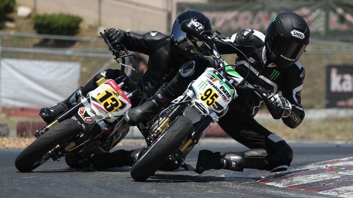 Στην εκκίνηση της MiniGP S προηγήθηκε ο Λιόλιος (13), για να τον περάσει λίγο μετά ο Συνιώρης (95).