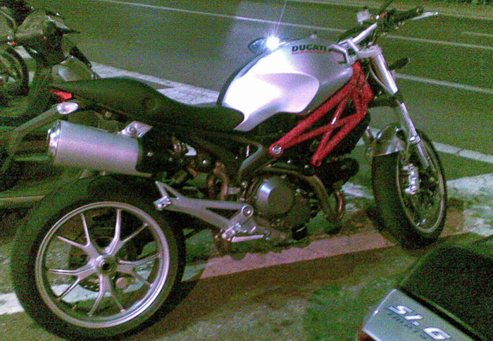 Οι πρώτες φωτογραφίες του Ducati Monster 1100