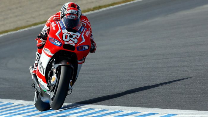 Έσκισε ο Dovizioso, την πρώτη μέρα δοκιμαστικών, καβάλα στο Ducati του. Είχε βέβαια και τη βοήθεια του extra soft πίσω ελαστικού, που δικαιούται.