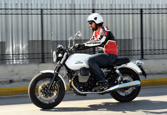 Moto Guzzi V7 Stone