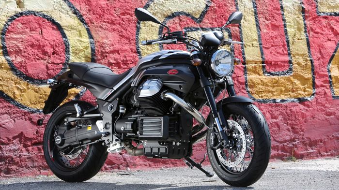 Το Moto Guzzi Griso 8V απέκτησε την έκδοση Black Devil. 