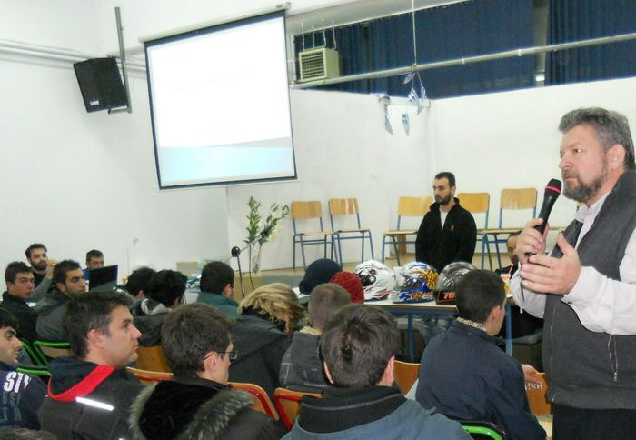 Σκοπός του προγράμματός είναι η ενημέρωση και η προετοιμασία των νέων ηλικίας 14-17 ετών, που πρόκειται να αποκτήσουν τα προσεχή χρόνια άδεια οδήγησης