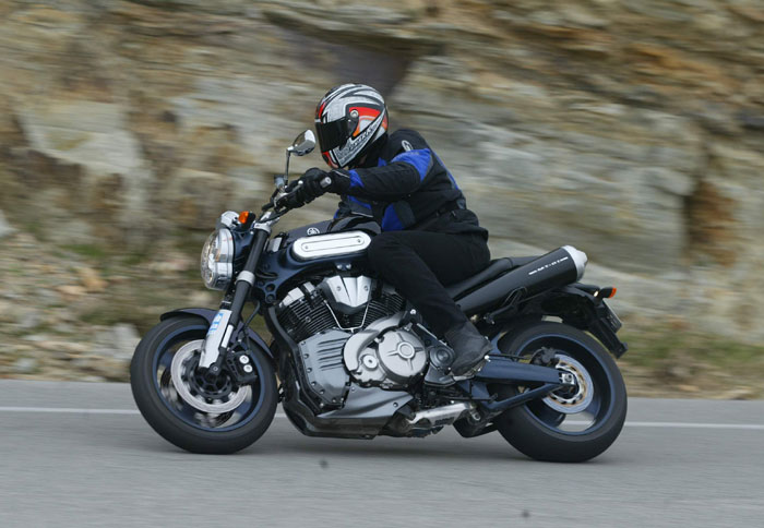 Οδηγούμε τη νέα Yamaha MT-01