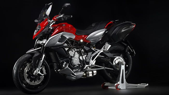 Το MV Agusta Stradale 800, πέρα από τη διασκέδασει έχει στο στόχο του και τα ταξίδια.