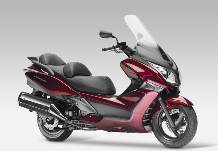 Νέο Honda Silverwing 400