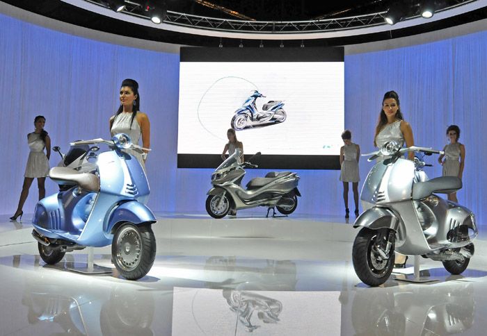 Νέο όσο και κλασικό σχήμα για τη Vespa Quarantasei Concept που παρουσίασε η Piaggio στην EICMA.