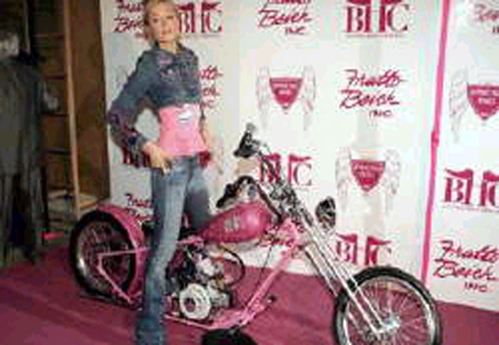 Μια ροζ custom για την Paris Hilton