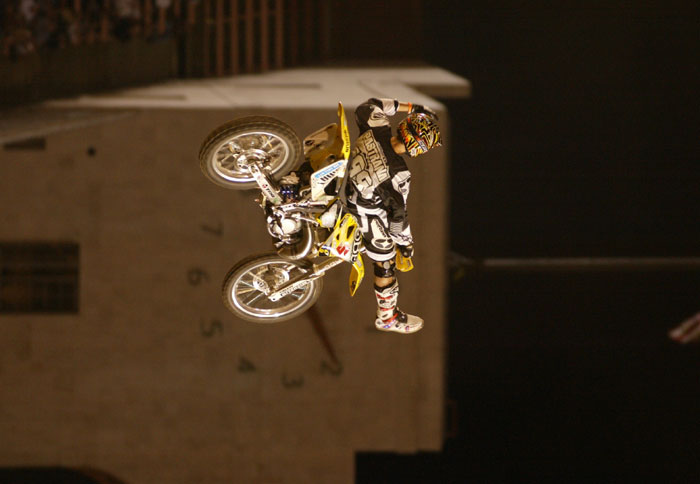 Pastrana στα χνάρια του Knievel